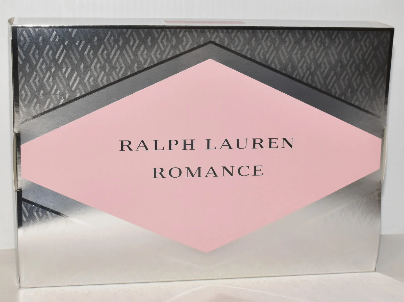 Ralph Lauren Romance 3 Piece Gift Set (1 oz Eau de Parfum Spray   Wristlet   2.5 oz Sensuous Body Moisturizer)