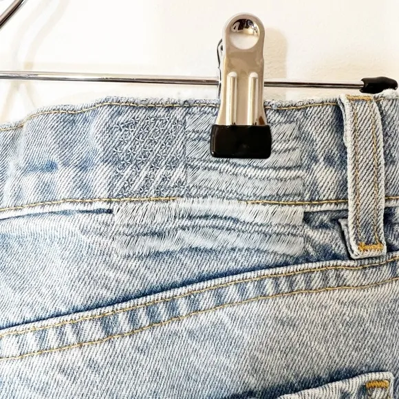 Revice Misty Sweetheart Button Fly Distressed High Rise Mom Jean Size 30