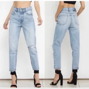 Revice Misty Sweetheart Button Fly Distressed High Rise Mom Jean Size 30