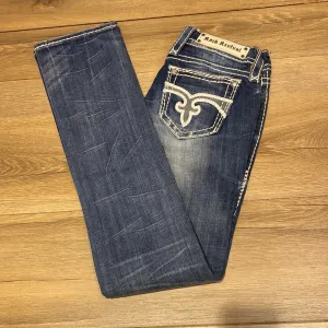 Rock revival Zoey straight size 26
