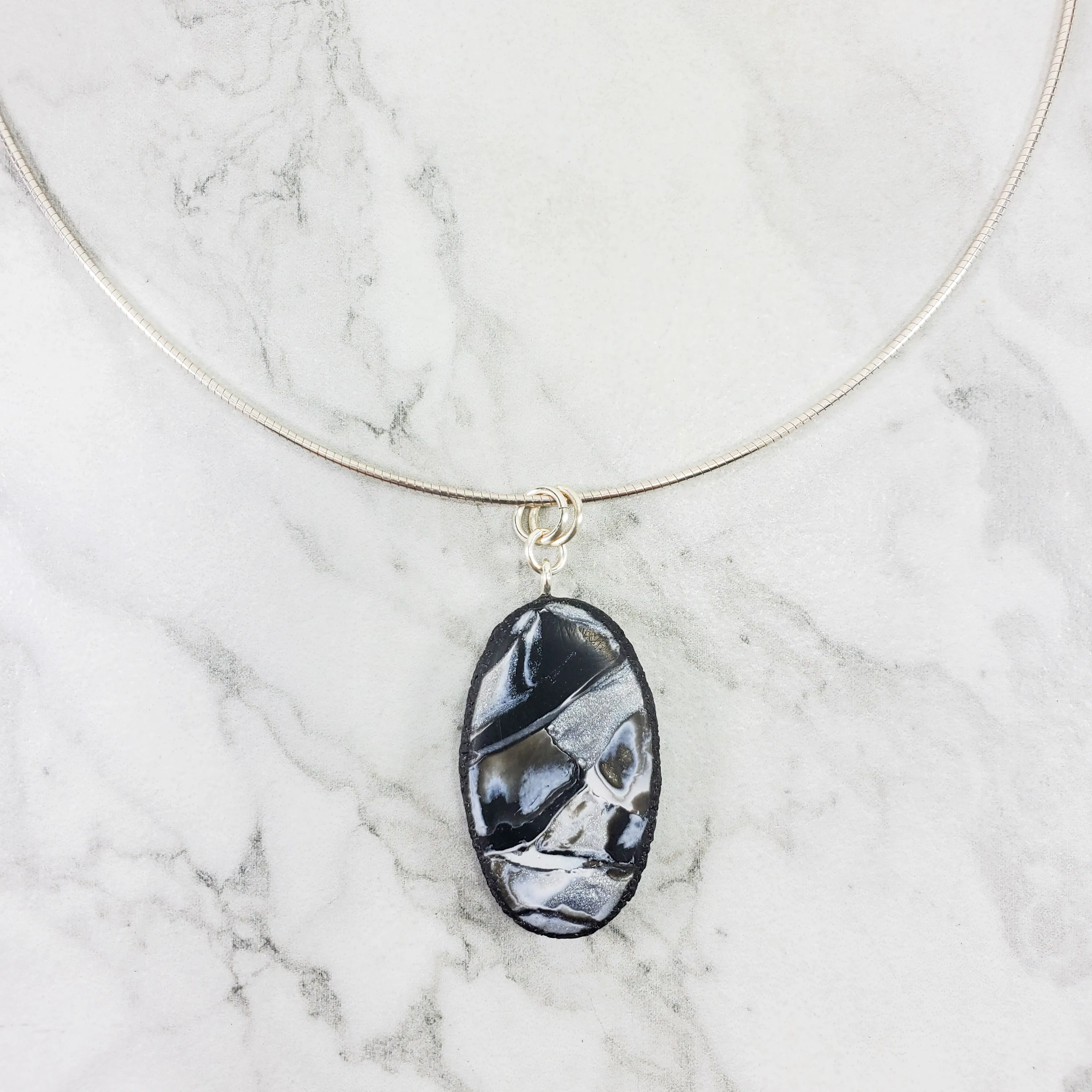 Small Oval Pendant - Calacatta