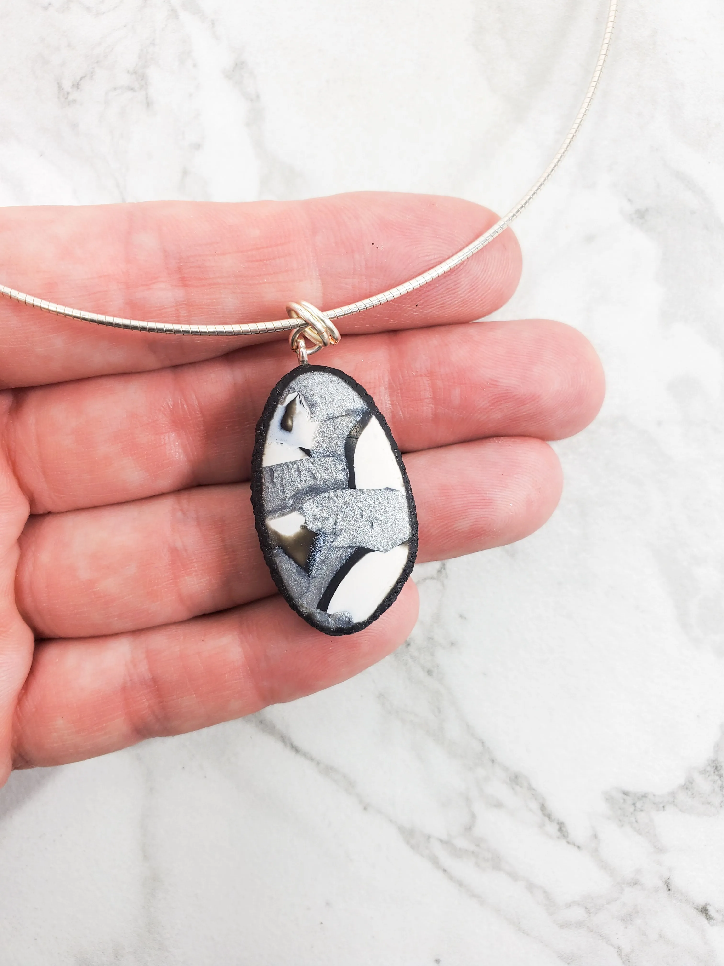 Small Oval Pendant - Calacatta