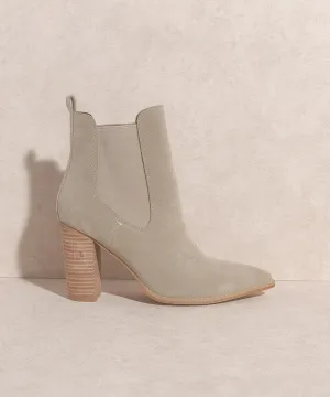 Stacked Heel Chelsea Boots