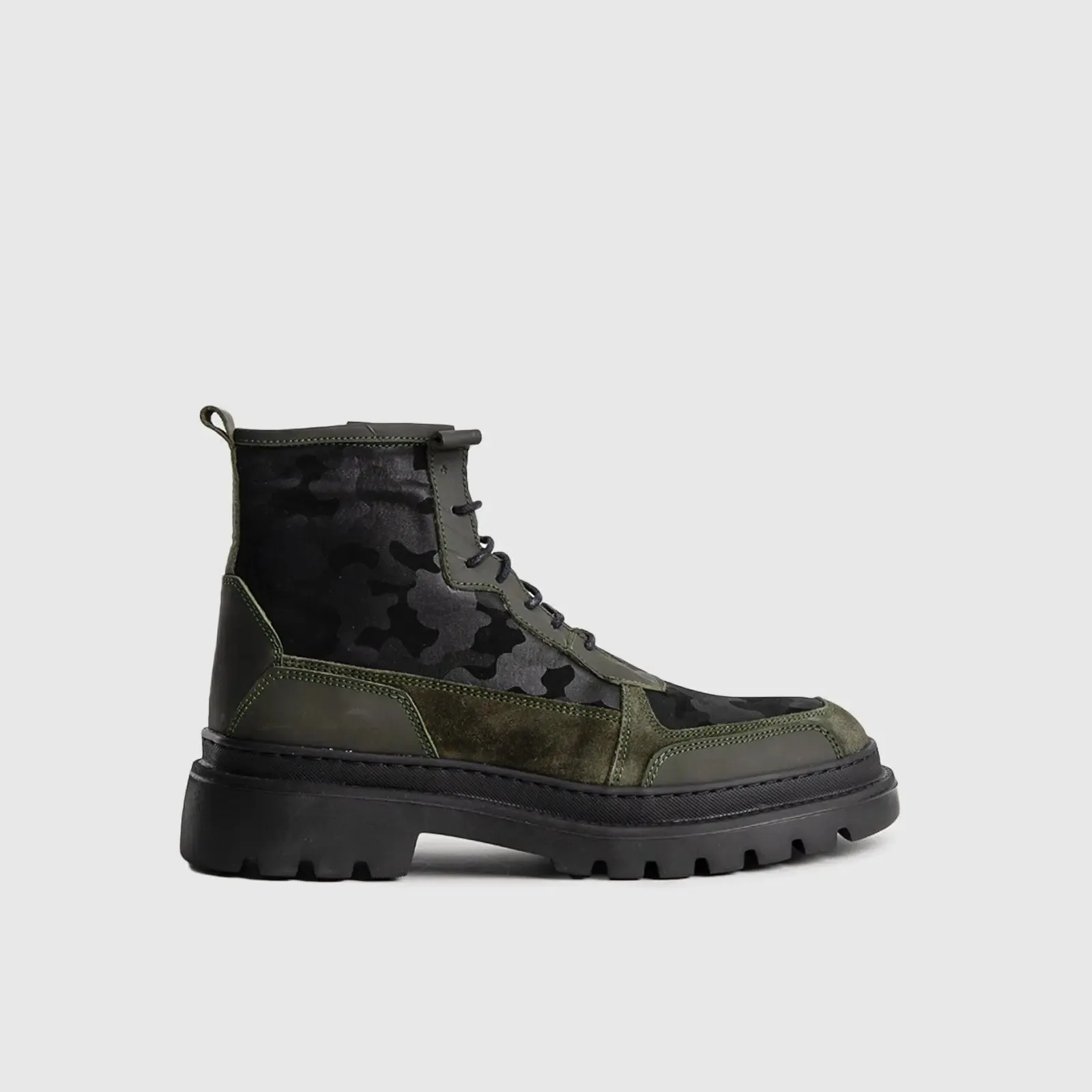 Statement Combat Boots 5114-2