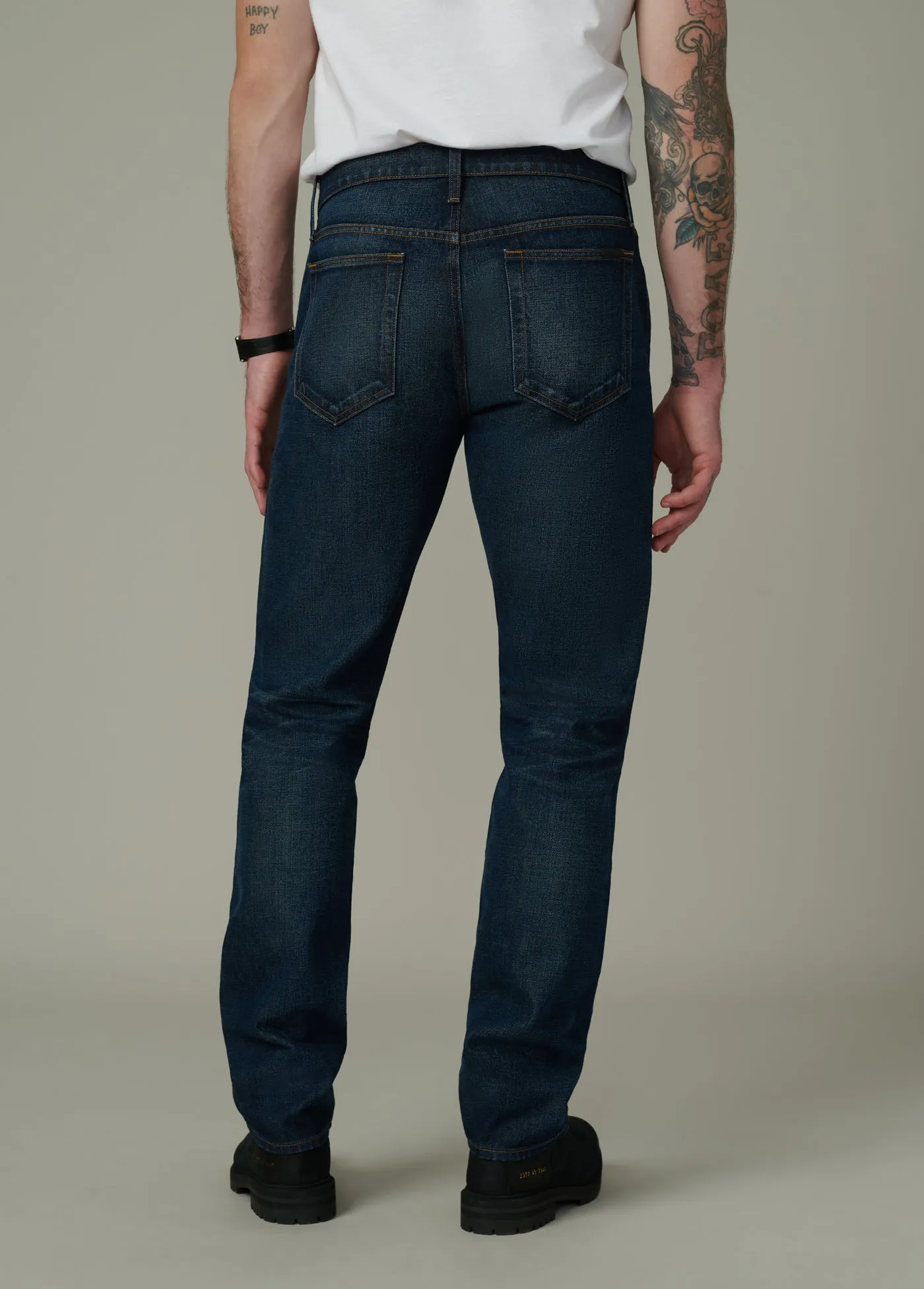 THE SLIM STRAIGHT 32"