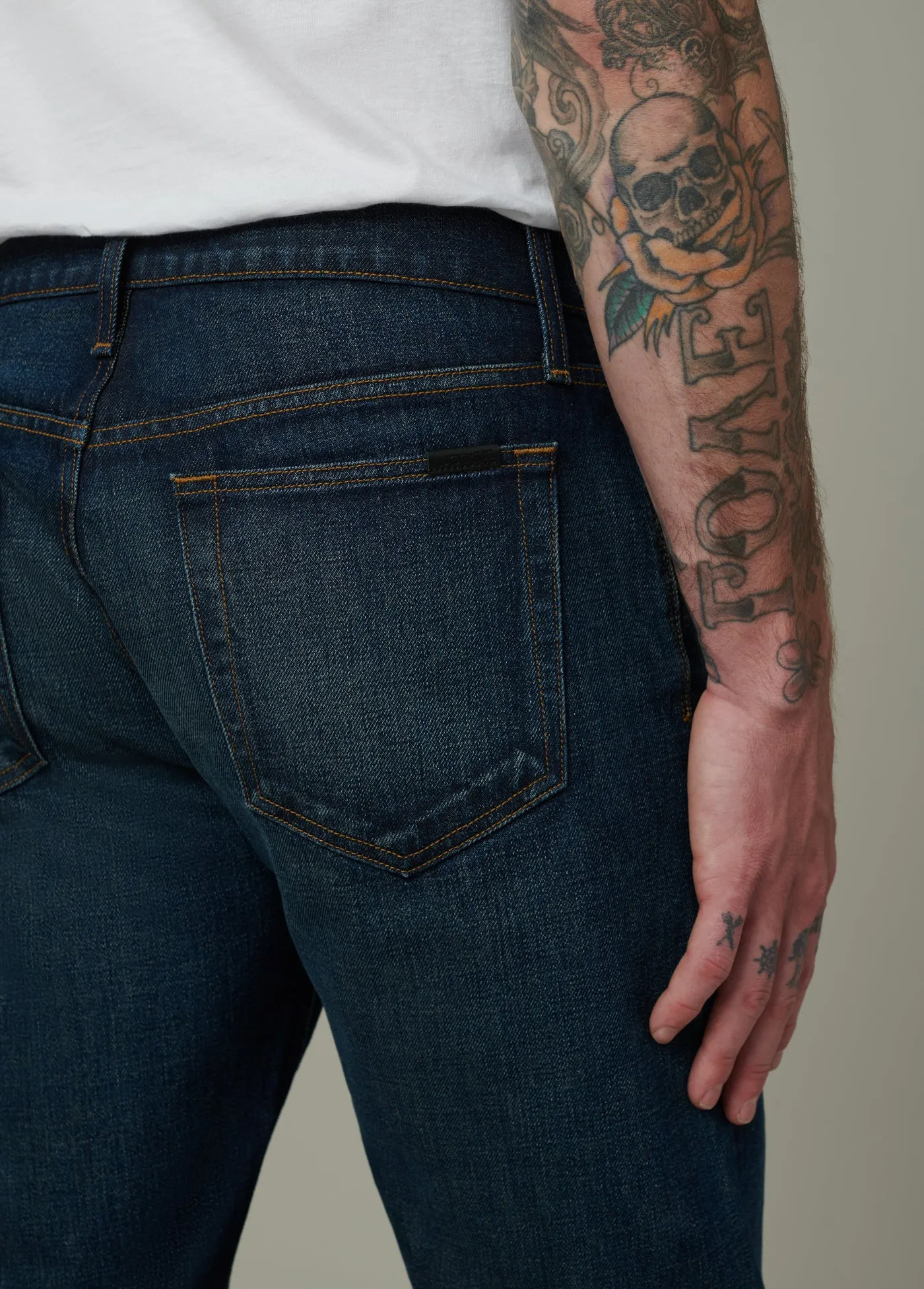 THE SLIM STRAIGHT 32"
