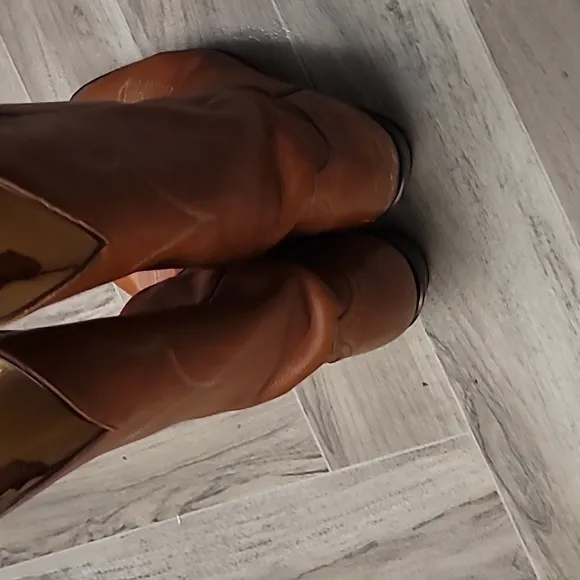 Tony Lama tall chestnut cowboy boots 8EE