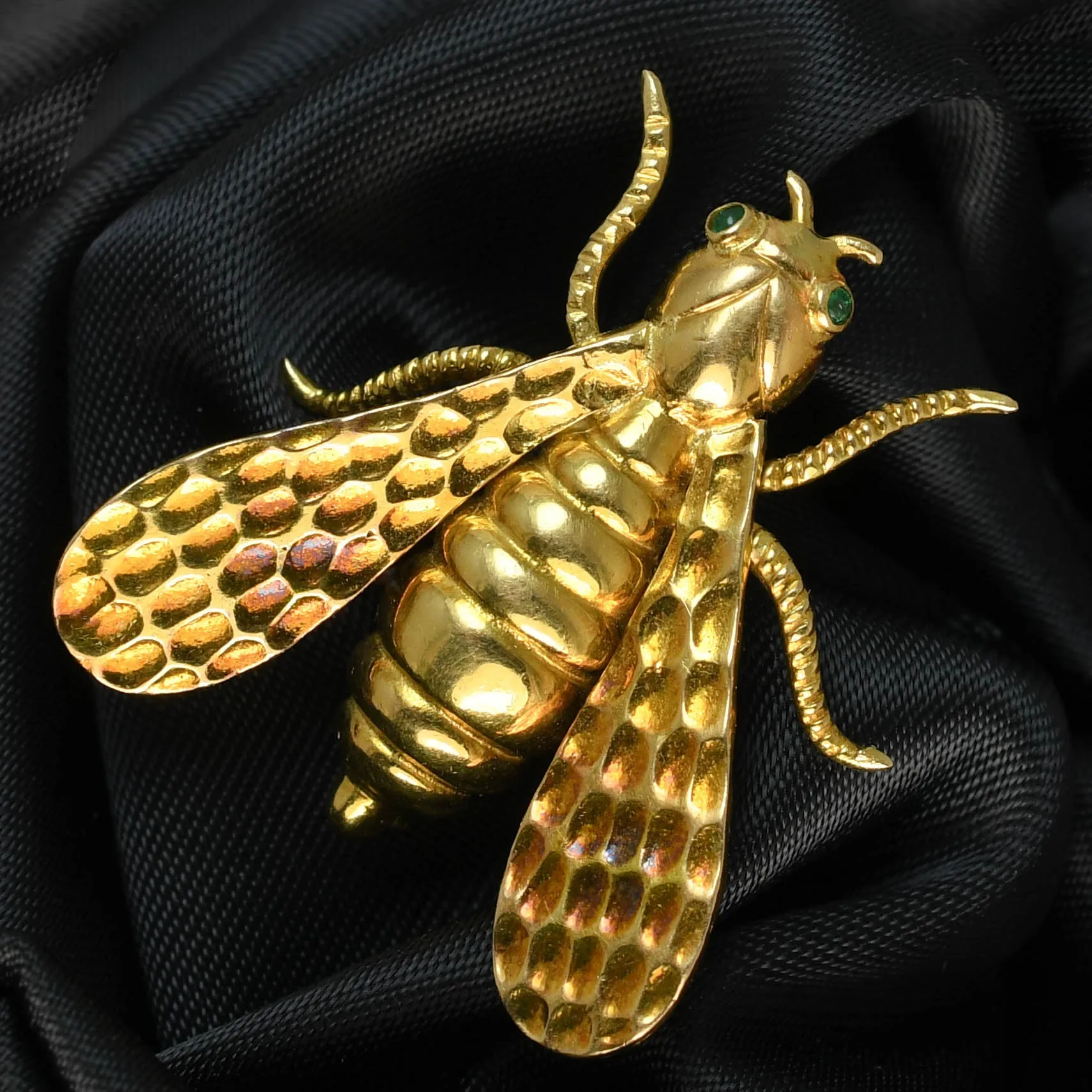 Vintage 18k Gold Bee Brooch by Chaumet