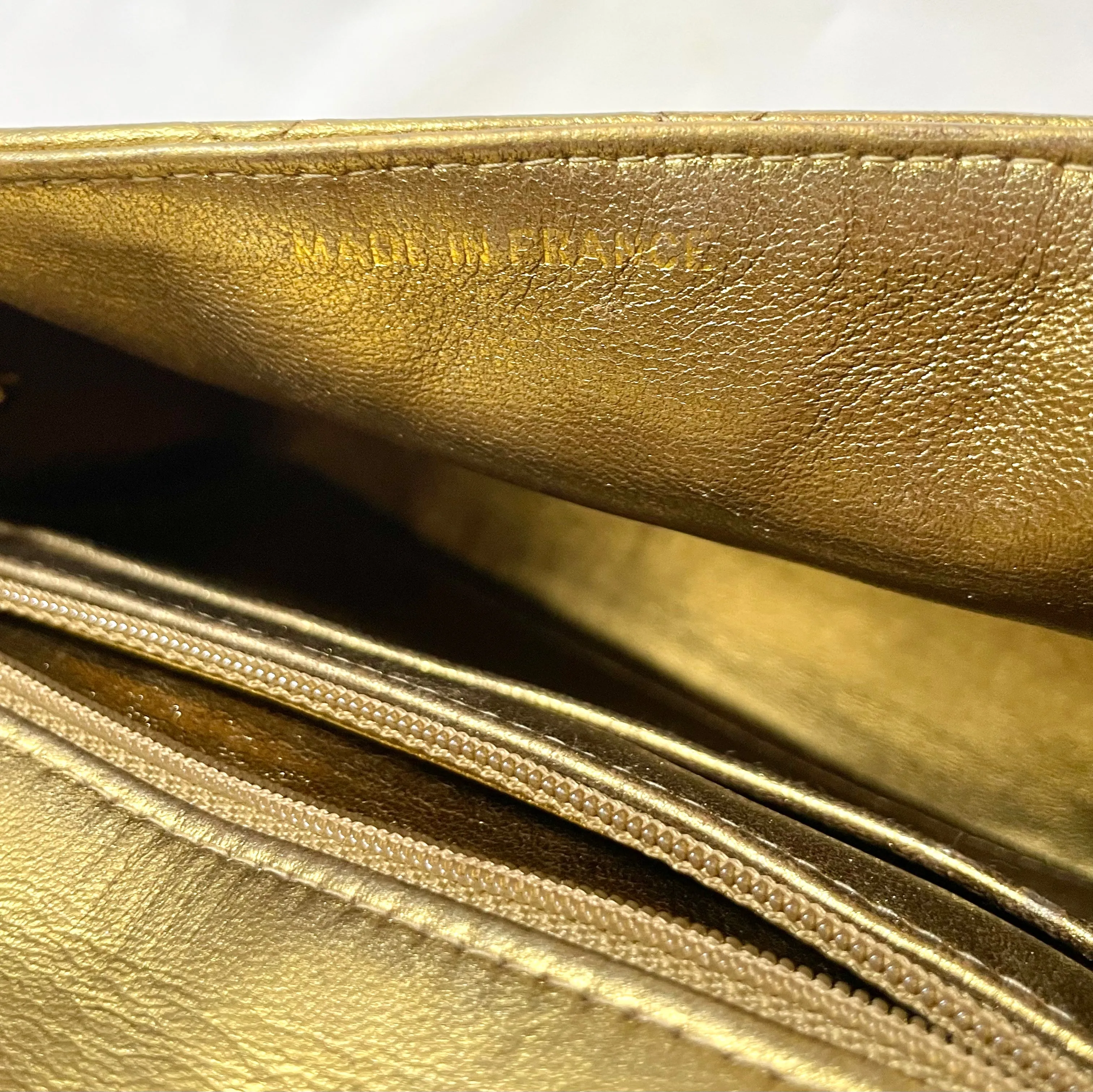 Vintage CHANEL golden lambskin flap chain shoulder bag, classic 2.55 mini purse with gold tone CC closure. 0409052