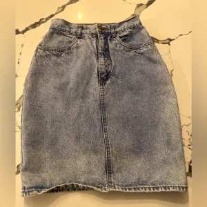 Vintage high waisted Denim Skirt bow detail