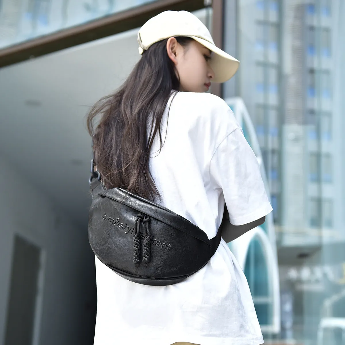 Women's Simple Leisure Chain Black Portable Niche Crossbody Bags