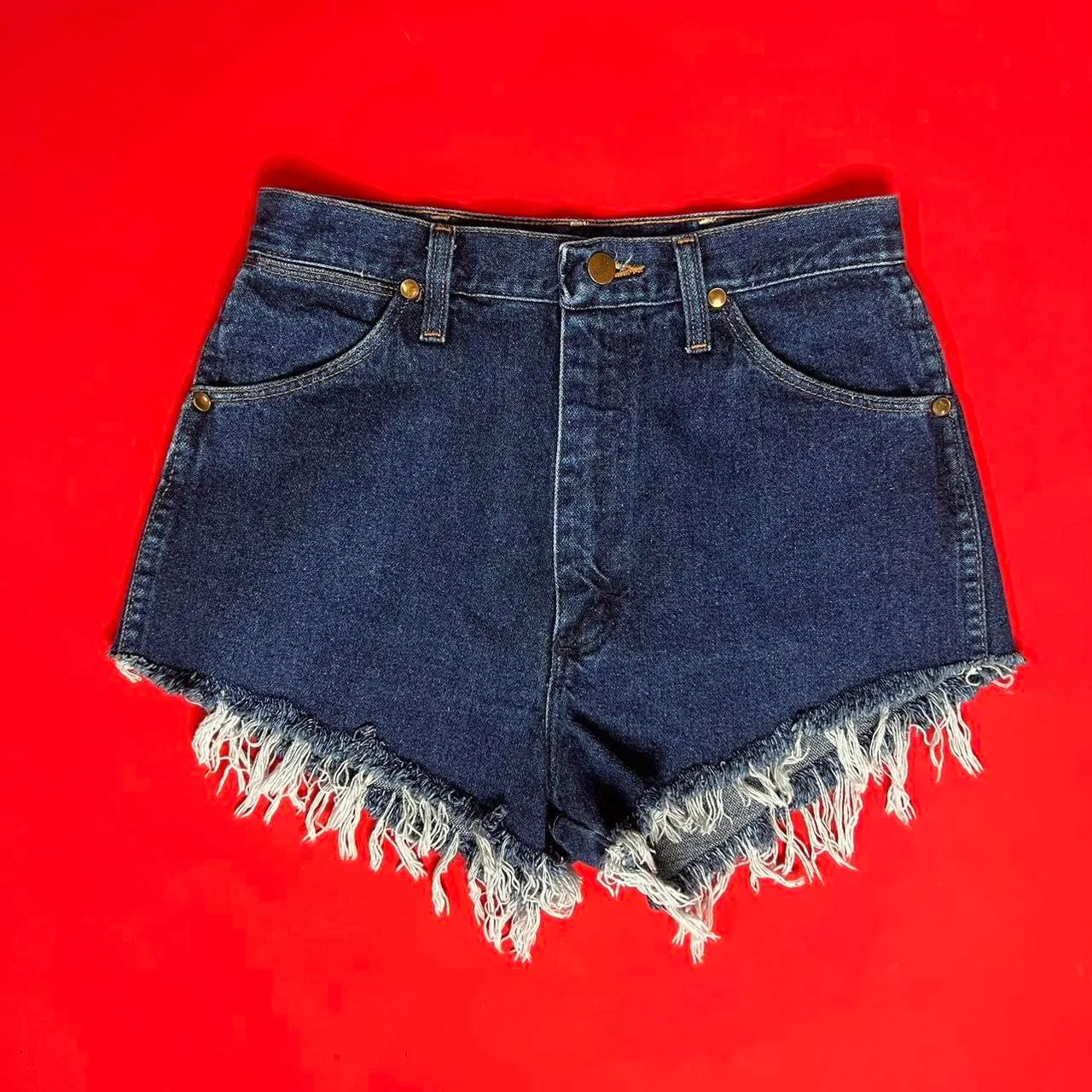 Wrangler Daisy Dukes shorts 28"
