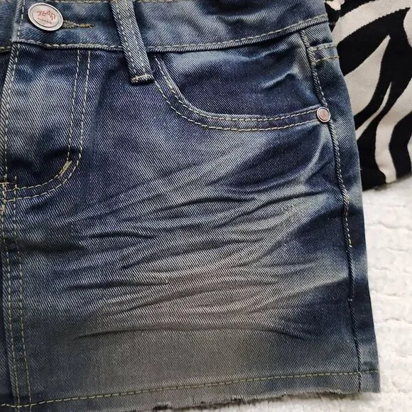 Y2K CLASSIC MICRO DENIM SKIRT SIZE 28
